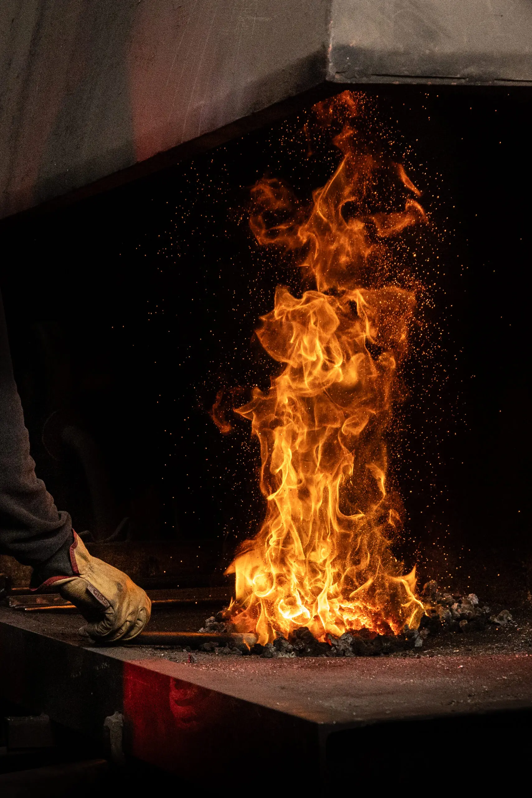 Studio-END-forge et feu feu de la forge des entreprise Martel par le Studio END